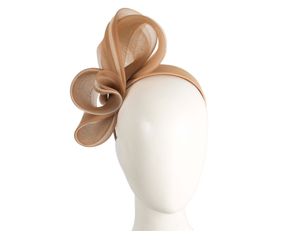 Coffee & Nude crinoline fascinator by Cupids Millinery