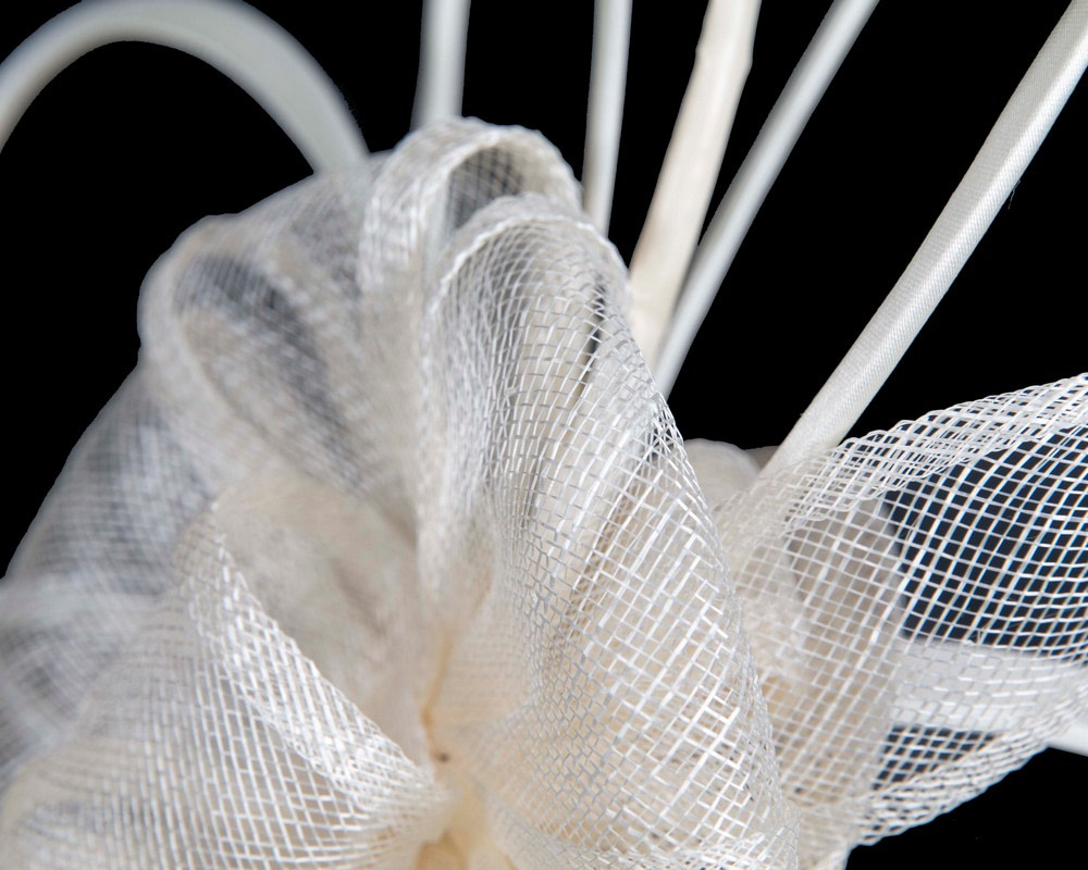 Cream sinamay flower fascinator by Max Alexander - Image 3