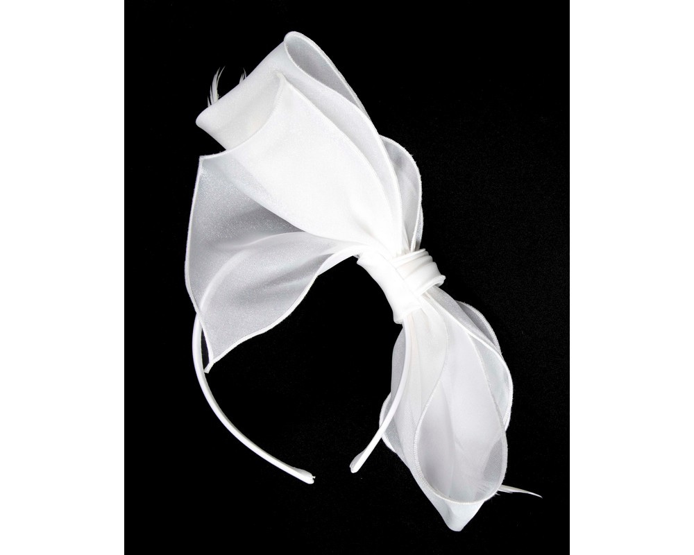 White organza bow fascinator by Max Alexander - Image 4
