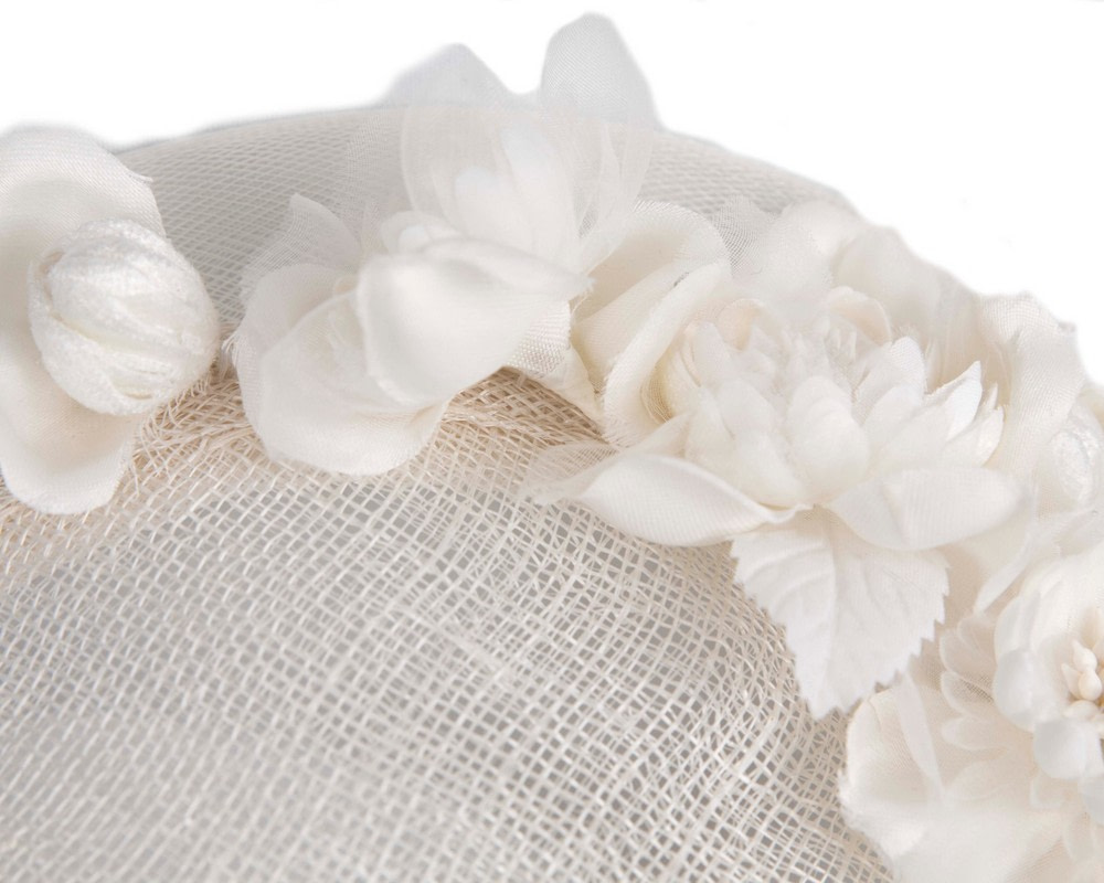 Cream crown fascinator by Fillies Collection - Image 3