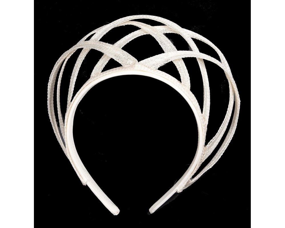 Cream sinamay crown fascinator by Max Alexander - Image 2