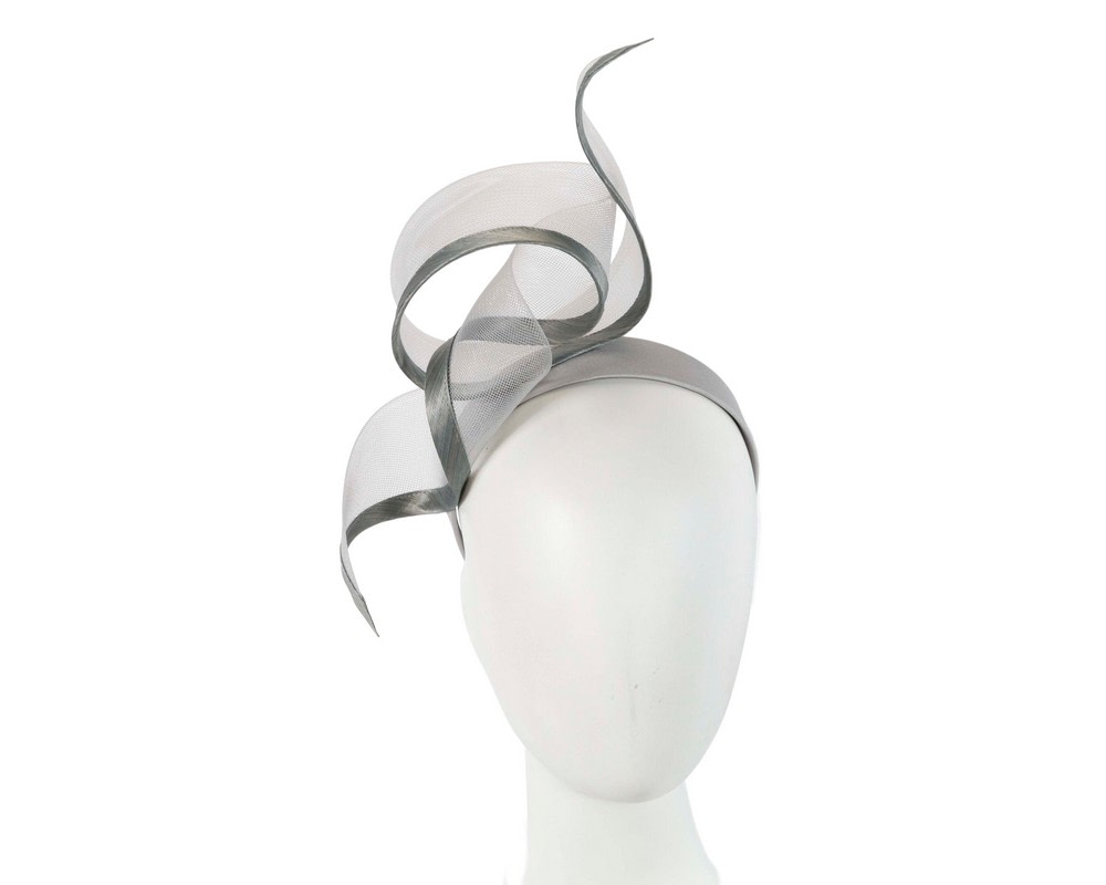 Bespoke silver racing fascinator by Fillies Collection