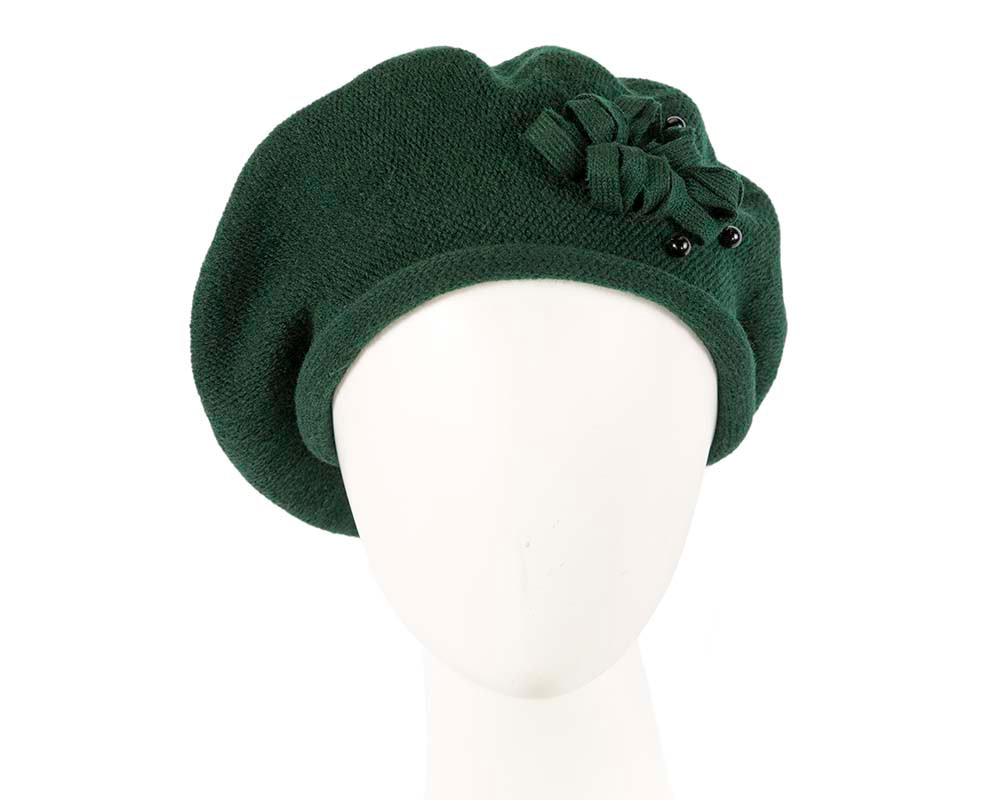 Classic warm green wool beret. Made in Europe