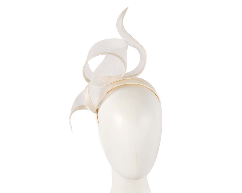 Bespoke cream racing fascinator by Fillies Collection