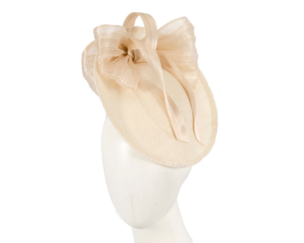 Cream plate fascinator with bow by Fillies Collection