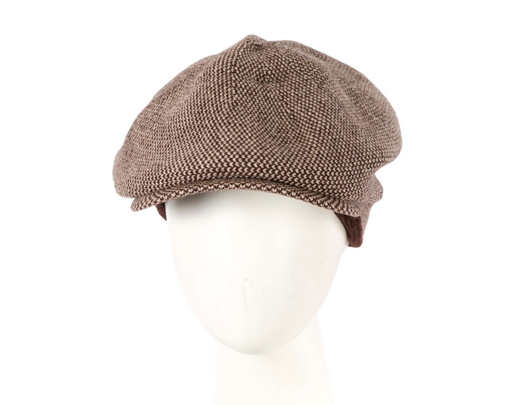 Classic warm brown wool beaked cap. Made in Europe