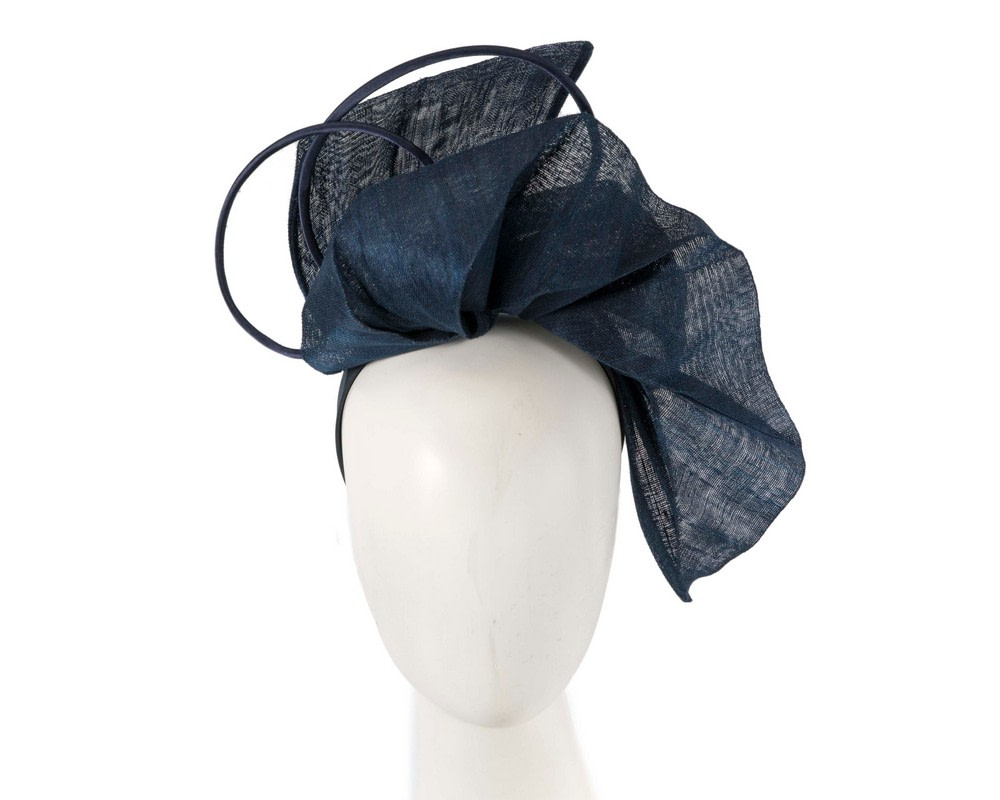 Bespoke navy fascinator by Fillies Collection