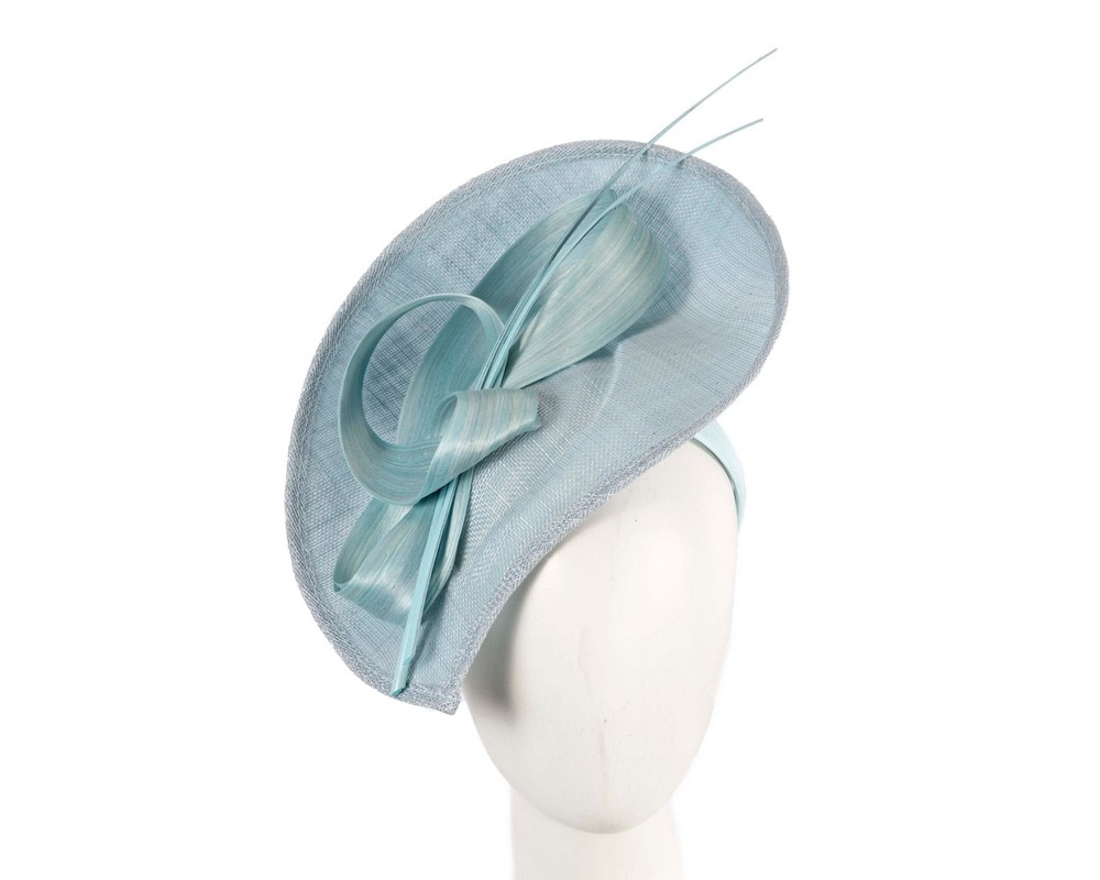 Light blue fascinator with bow and feathers