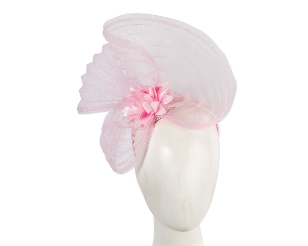 Pink fascinator with flower