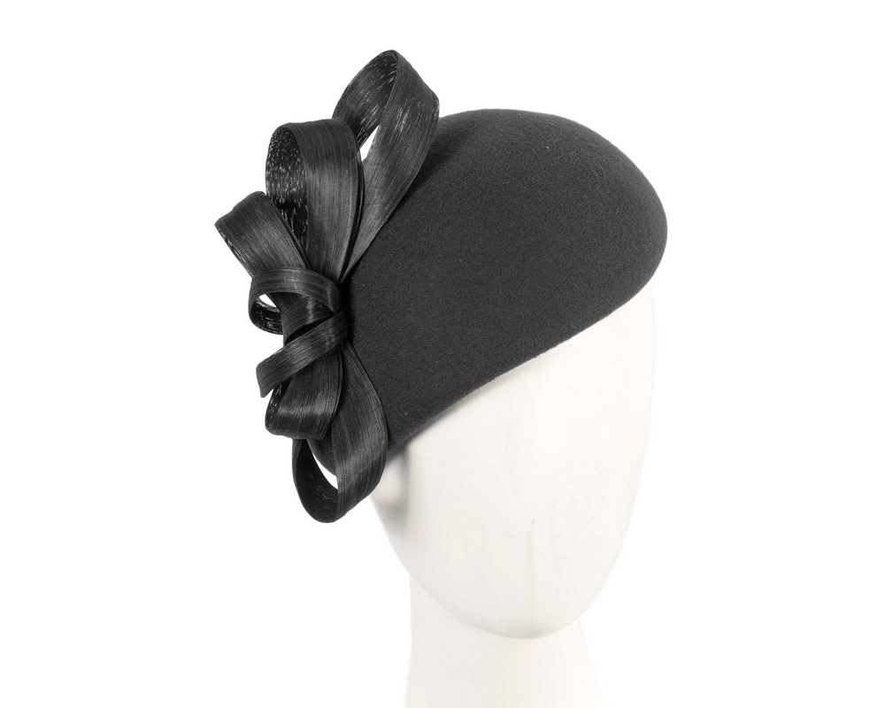 Black winter felt beret hat by Fillies Collection