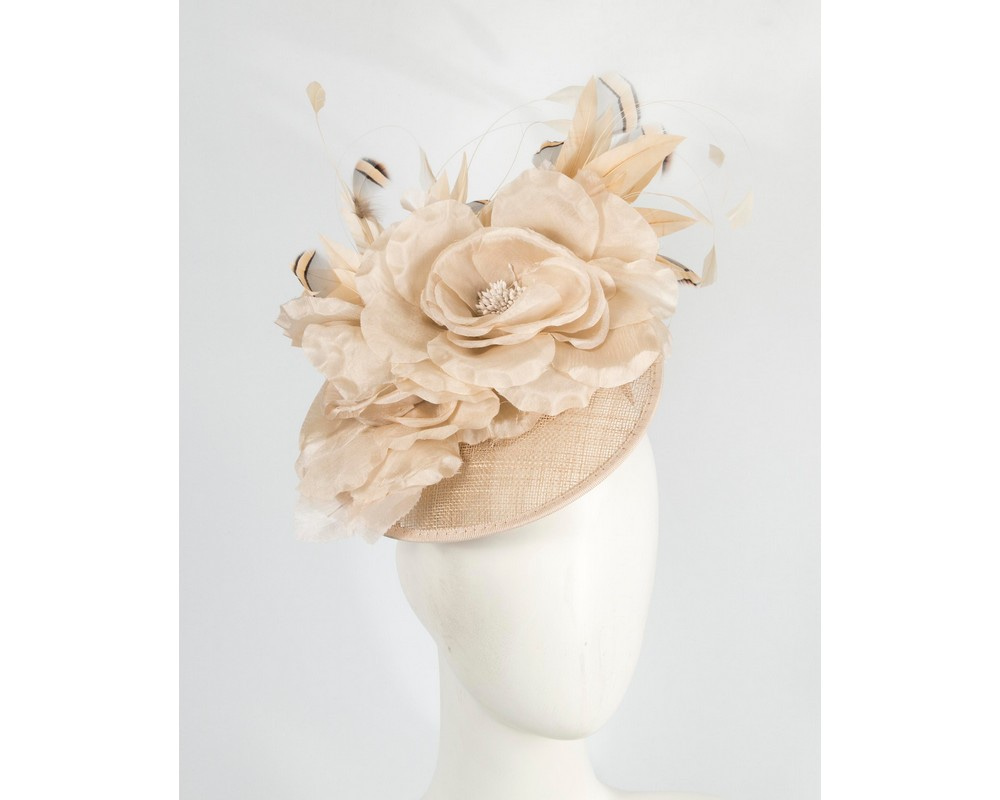 Nude racing fascinator with flower and feathers