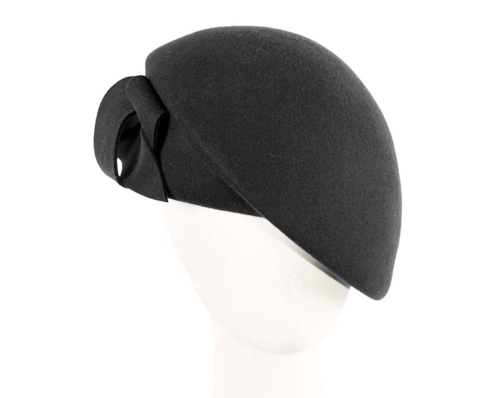 Stylish black winter fashion beret hat