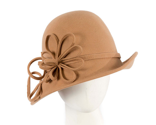 Beige winter felt cloche hat by Max Alexander