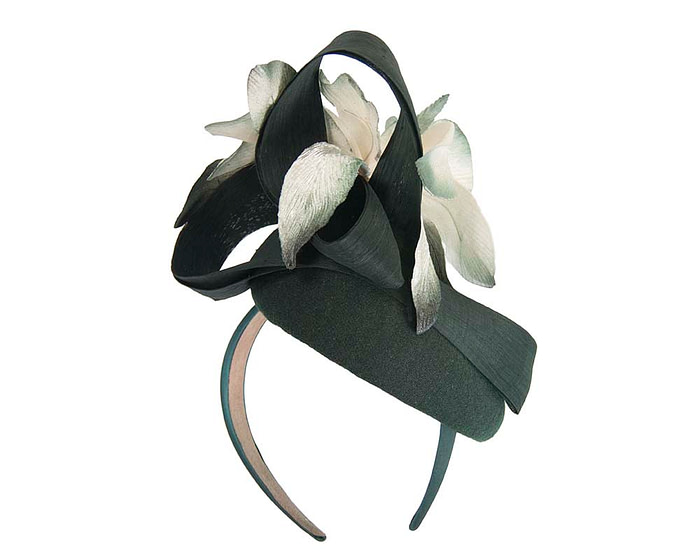 Bespoke green pillbox winter fascinator with cream flower by Fillies Collection - Image 6