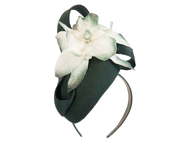 Bespoke green pillbox winter fascinator with cream flower by Fillies Collection - Image 2