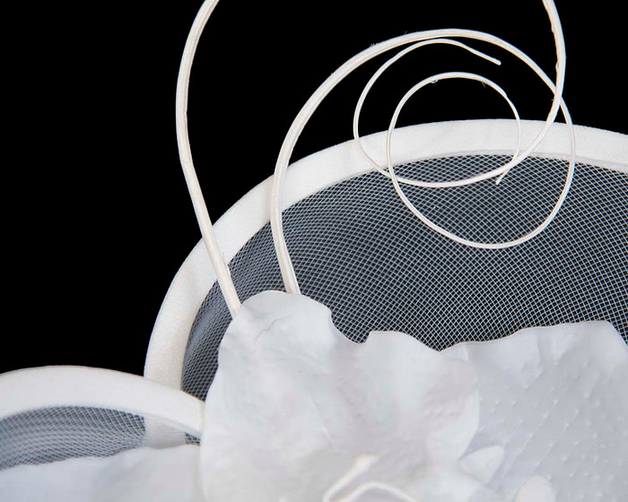 White heart flower fascinator - Image 3