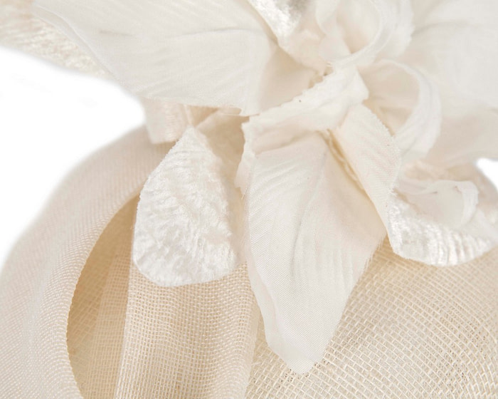 Bespoke cream pillbox racing fascinator with flower by Fillies Collection - Image 5