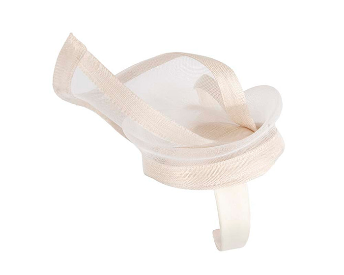 Designers cream fascinator by Fillies Collection - Image 4