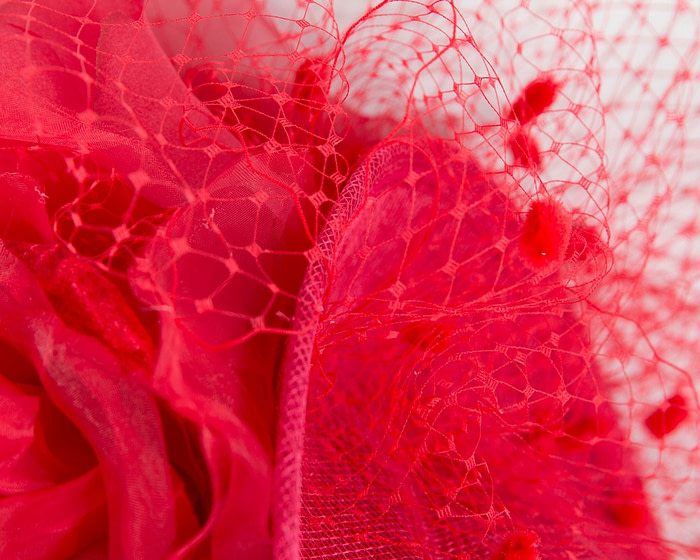 Traditional red fascinator with flowers and face veil - Image 3