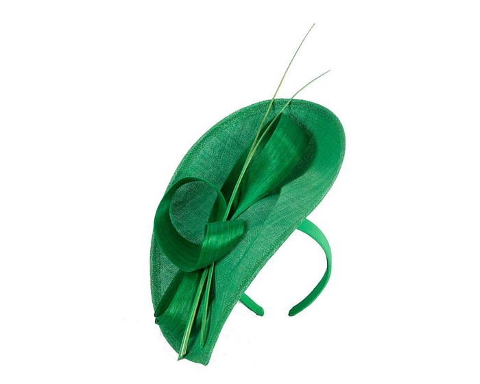 Green fascinator with bow and feathers - Image 2