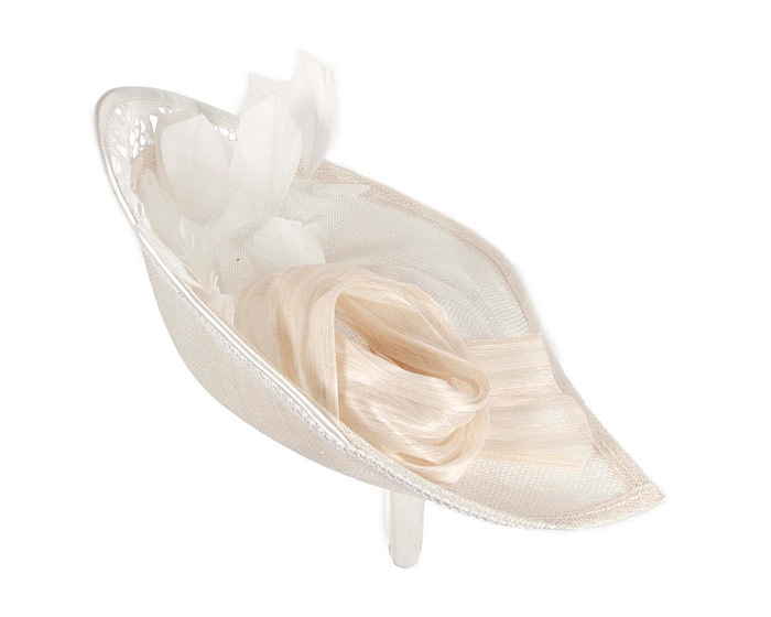 Large cream spring racing fascinator by Fillies Collection - Image 4