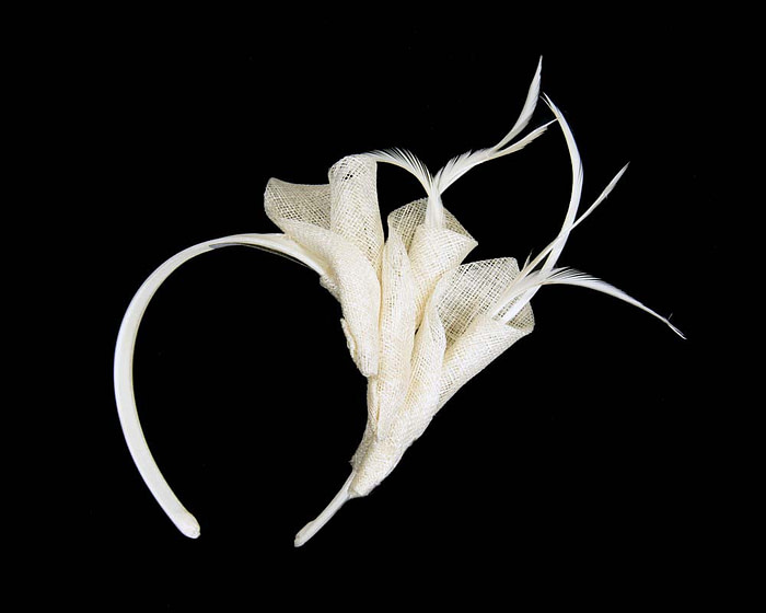 Cream sinamay twists with feathers fascinator - Image 2