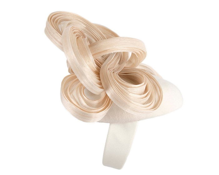 Bespoke cream winter fascinator by Fillies Collection - Image 4