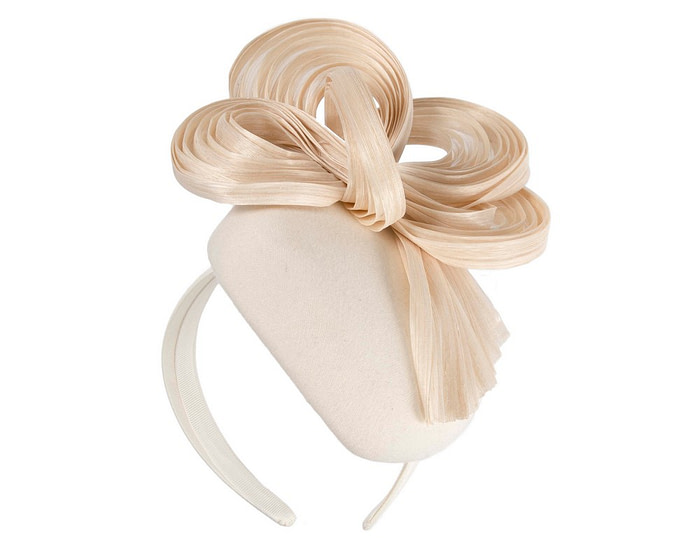 Bespoke cream winter fascinator by Fillies Collection - Image 2