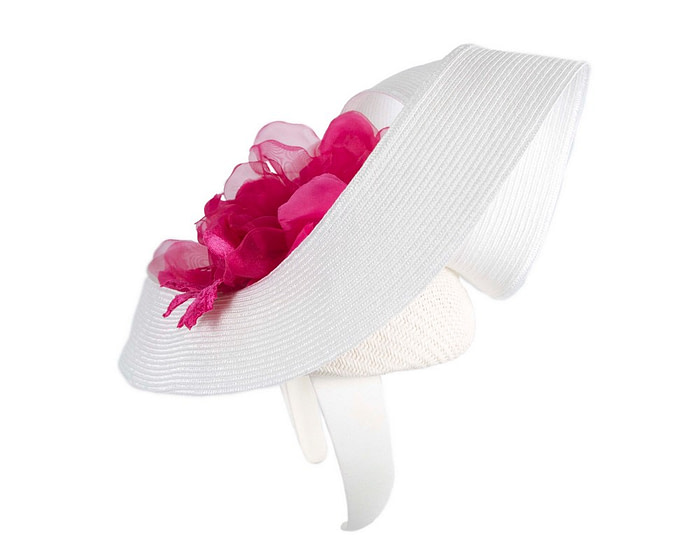 Large white fascinator with fuchsia flower by Fillies Collection - Image 4