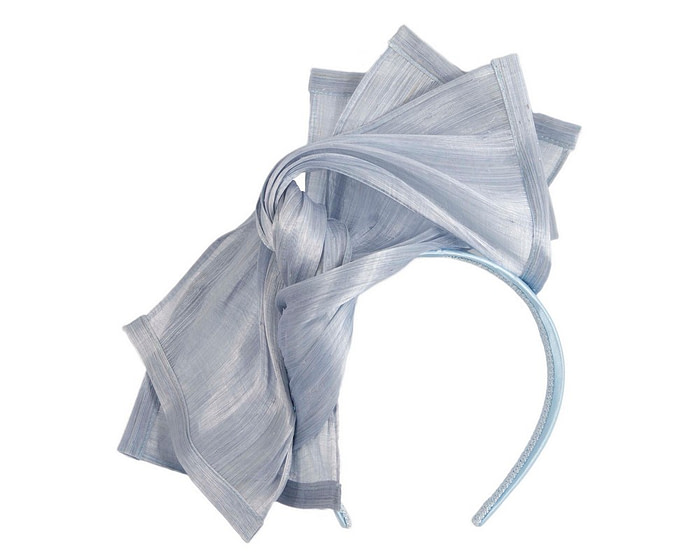 Twisted light blue silk abaca fascinator by Fillies Collection - Image 2