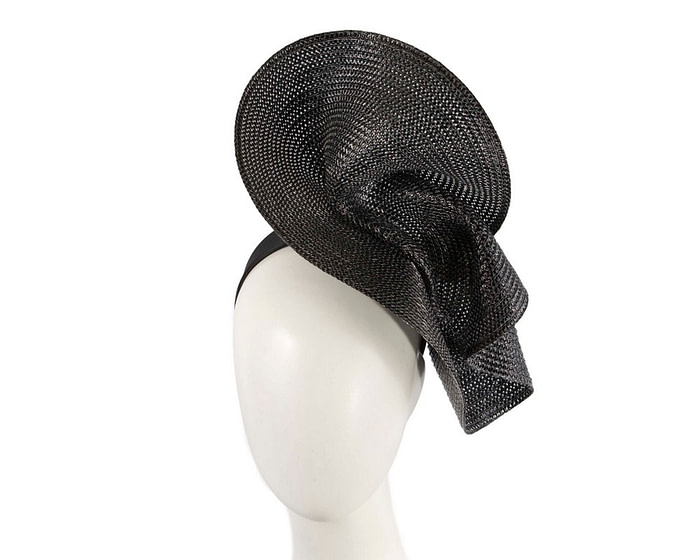 Bespoke shiny black fascinator by Fillies Collection
