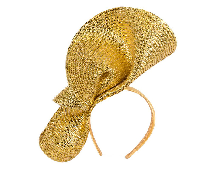 Bespoke shiny yellow gold fascinator by Fillies Collection - Image 4