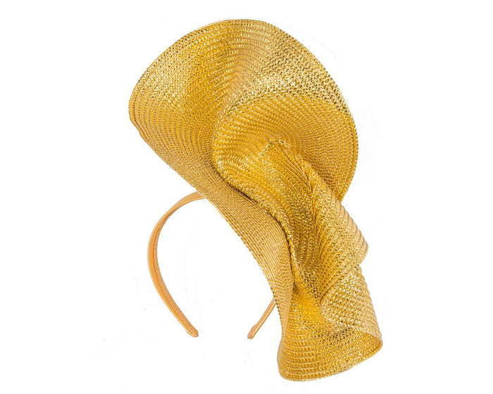 Bespoke shiny yellow gold fascinator by Fillies Collection - Image 2