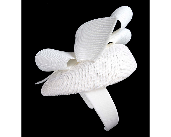 Bespoke white pillbox fascinator by Fillies Collection - Image 4