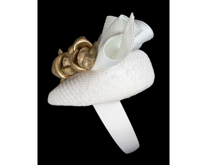 White & gold pillbox fascinator by Fillies Collection - Image 4
