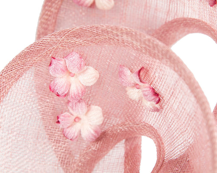 Exquisite dusty pink sinamay fascinator by Max Alexander - Image 3
