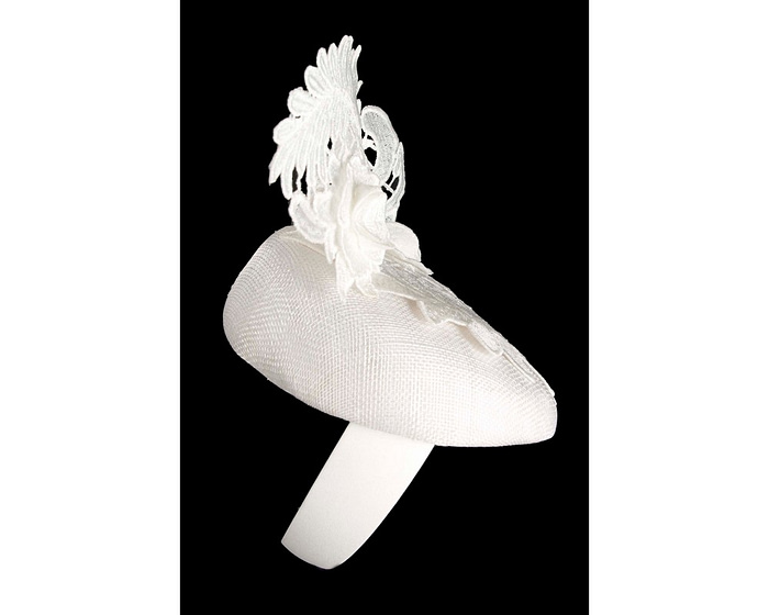 Elegant White Pillbox Fascinator with Lace - Image 3