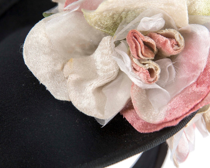 Black and pink flower fascinator by Fillies Collection - Image 4