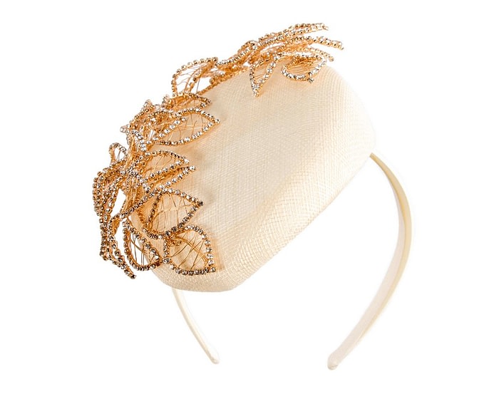 Pillbox fascinator with jewellery embellishment - Image 2
