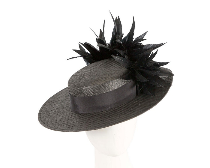 Boater hat with feather decoration