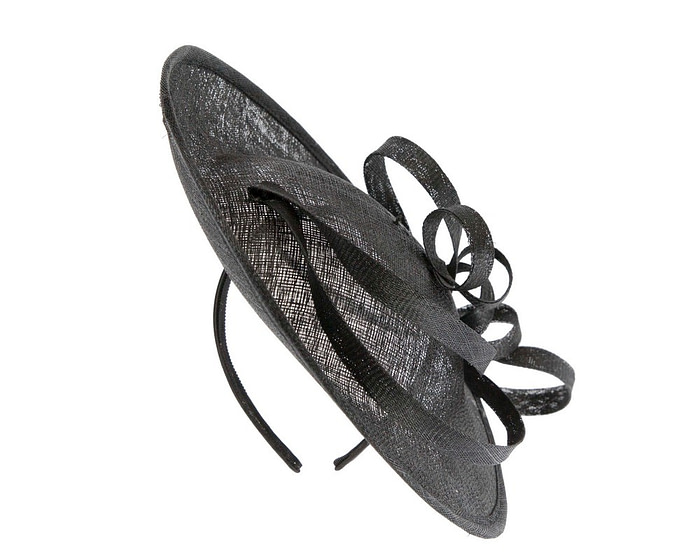 Black sinamay plate fascinator - Image 6