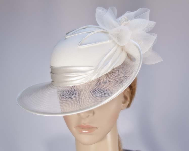 Cream hats for mother of sale the bride